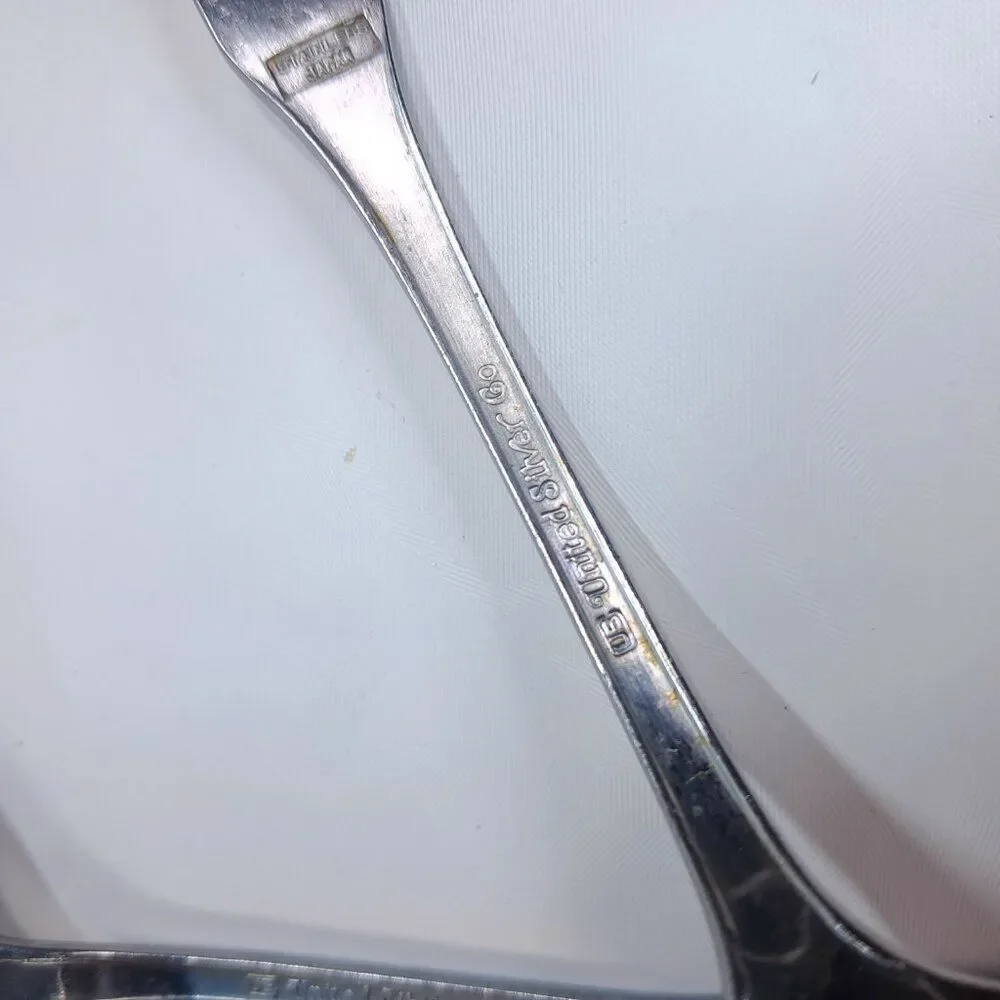 Vintage United Silver USI34 US place‎ oval spoon set 2 dots circles made Japan